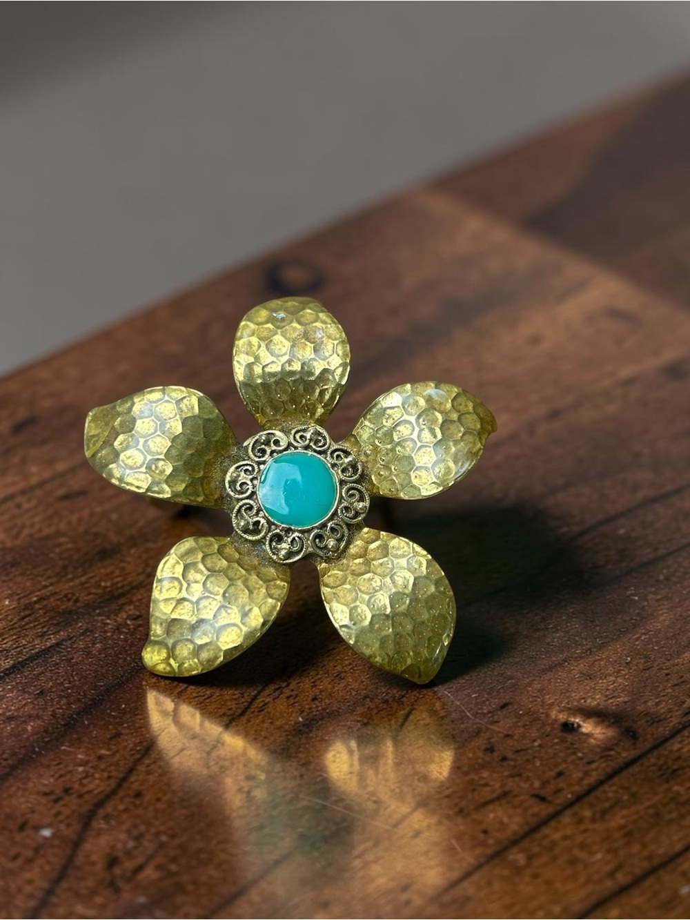 Vintage Gold Tone Hammered Flower Brooch Turquoise Blue Stone